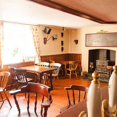Anchor Inn Далвертон Екстер'єр фото