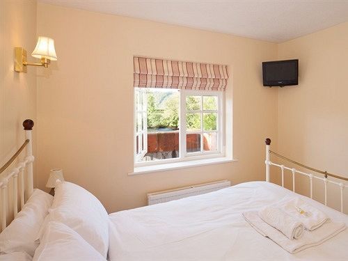 Anchor Inn Далвертон Екстер'єр фото